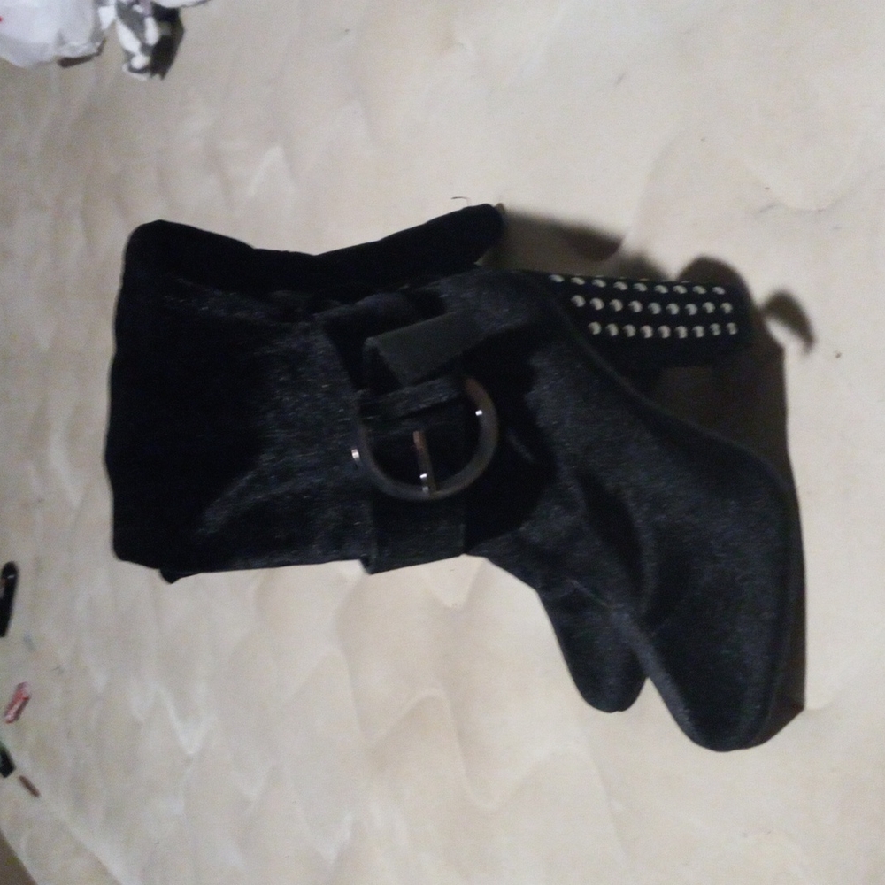 Boots - Picture 4 of 4